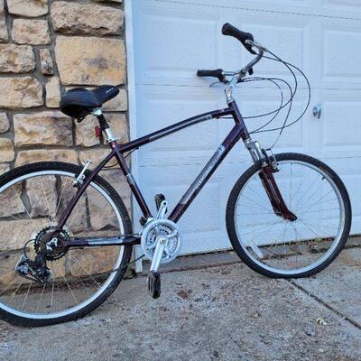 Lot #136: DIAMONDBACK "WILDWOOD" Large Adult CruiserBicycle 