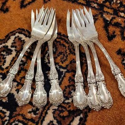 Lot #139: Vintage STERLING SILVER Reed & Barton BURGUNDY? Dinnerware Set (32 pcs.)