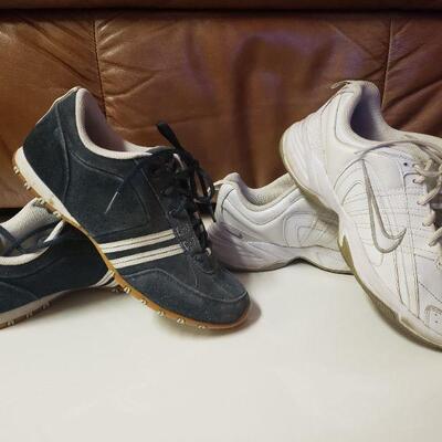 Lot #157: Womens Shoes size 8 (Nike & Reebok)