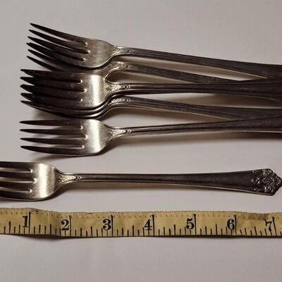 Lot #159: Assorted Vintage Silverplated Flatware (39 pics total)