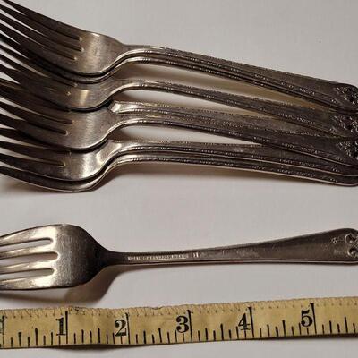 Lot #159: Assorted Vintage Silverplated Flatware (39 pics total)