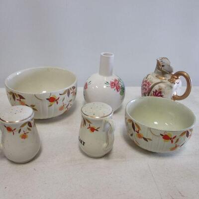 Lot 117 - Vintage Hall's Superior Autumn Leaf Jewel Tea Homemakers