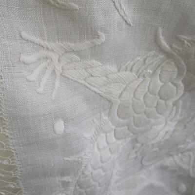 Lot 120 - Vintage Cloth Linen