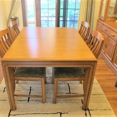 Dining table and 6 chairs, oak