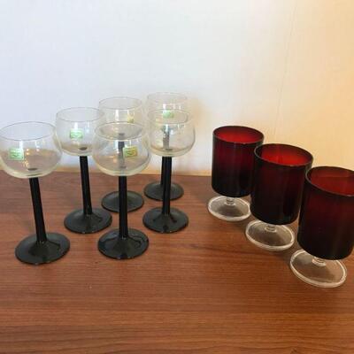 Vintage Luminarc France Wine Glasses and Goblets (34)