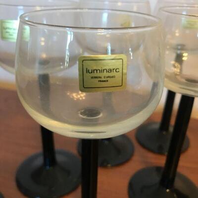 Vintage Luminarc France Wine Glasses and Goblets (34)