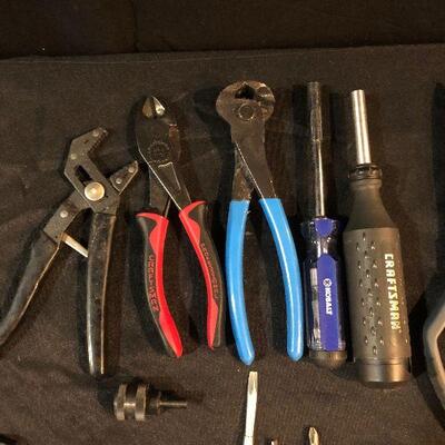 Lot 11 - Hand Tools (Wiss Snips, Craftsman, Kobalt, Stanley and much more)