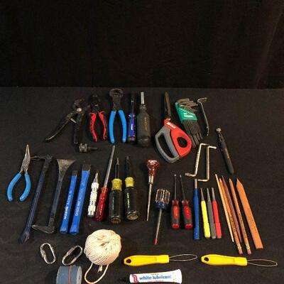 Lot 11 - Hand Tools (Wiss Snips, Craftsman, Kobalt, Stanley and much more)