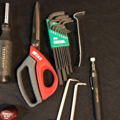 Lot 11 - Hand Tools (Wiss Snips, Craftsman, Kobalt, Stanley and much more)