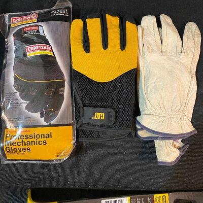 Lot 17 - Hand Tools and Accessories (Craftsman gloves, Stanley crowbars, Dasco chisels and much more!)