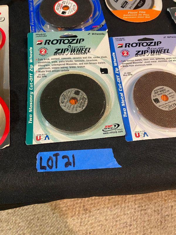 Lot 21 Zip bits Tools & Saw (Rotozip straight edge guide, Spiral Saw