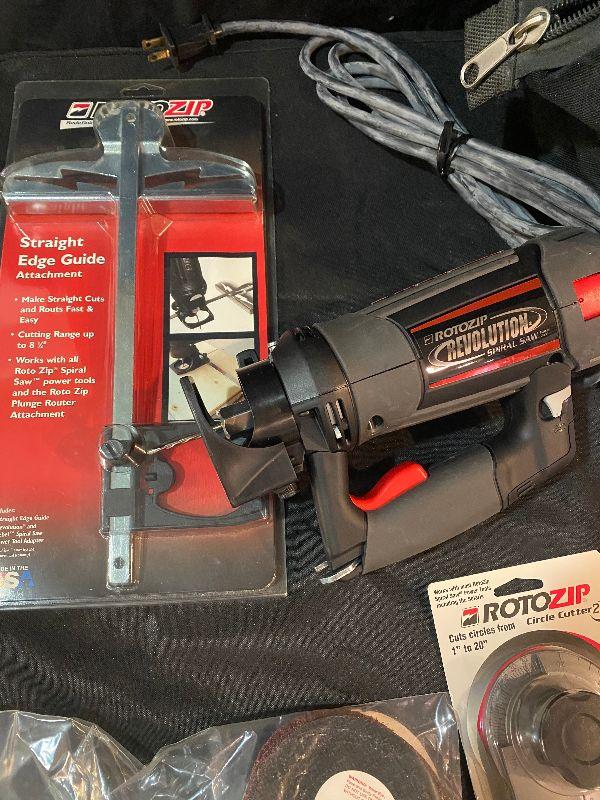 Lot 21 Zip bits Tools & Saw (Rotozip straight edge guide, Spiral Saw