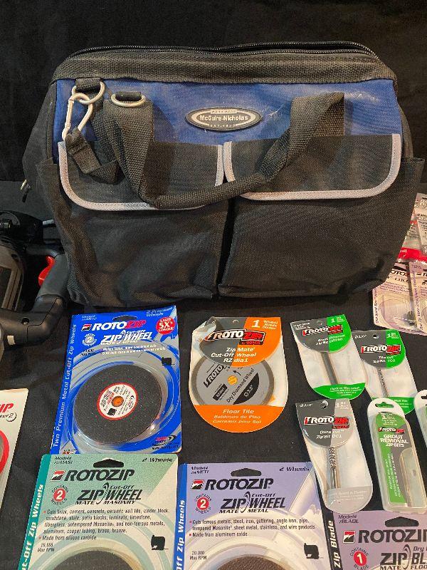 Lot 21 Zip bits Tools & Saw (Rotozip straight edge guide, Spiral Saw