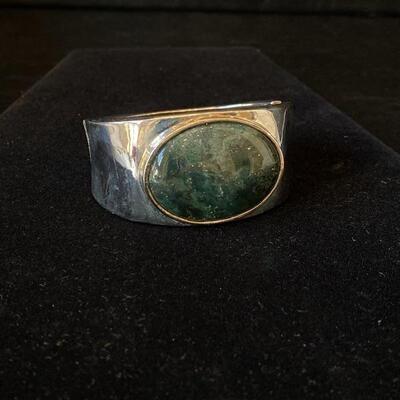Fashion Green Stone Nickel Hinged Bangle Bracelet  