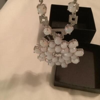 STUNNING VALESKA NECKLCE BROOCH