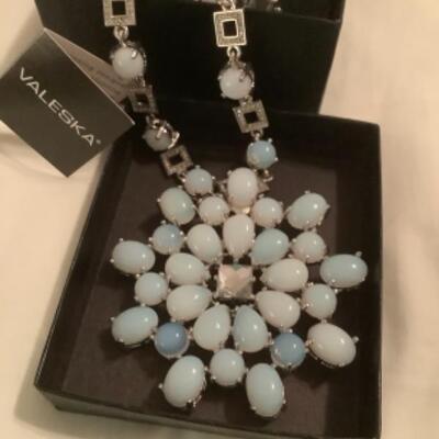 STUNNING VALESKA NECKLCE BROOCH
