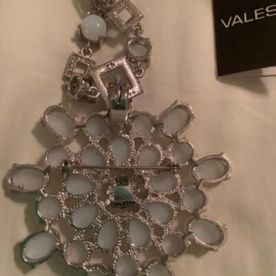 STUNNING VALESKA NECKLCE BROOCH