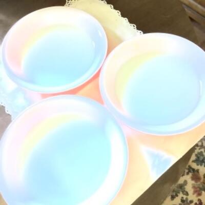 3HOT PINK PYREX PIE DISHES