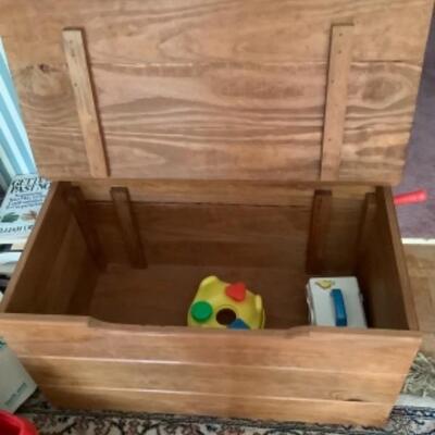 WOOD TOY STORAGE BOX