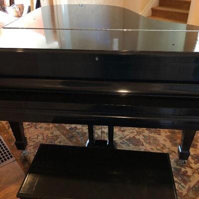 Steinway Beautiful 1927 Parlor Grand Piano in Great Playing Condition