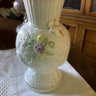 BELLEEK STUNNING VASE