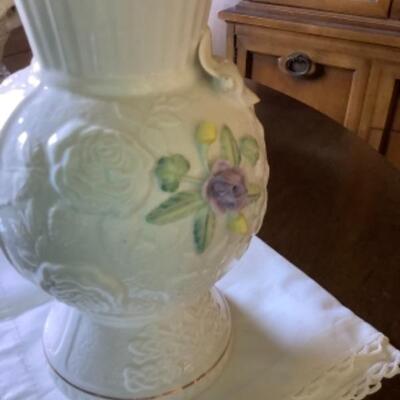 BELLEEK STUNNING VASE