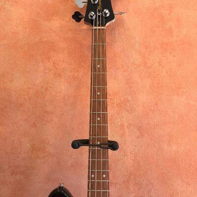 Ibanez Electric TMB100 Electric Bass Guitar in Like New Condition with Stand