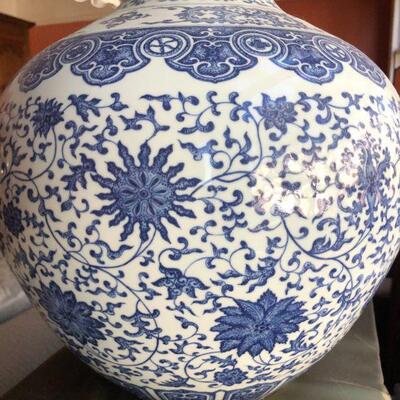 Antique Chinese Qianlong Blue and White Porcelain Vase