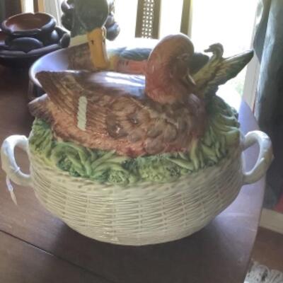 ITALY DUCK TUREEN ON BASKET 3pc