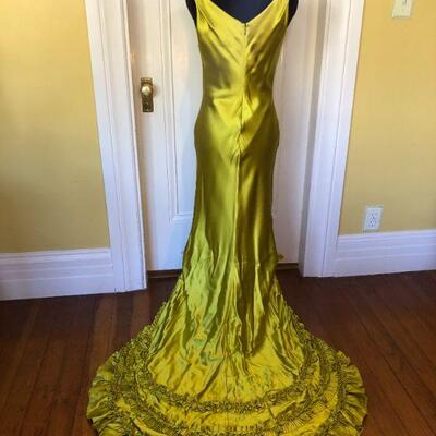 Show Stopping Vera Wang Gold Silk High-Low Gown with Long Train Size 8