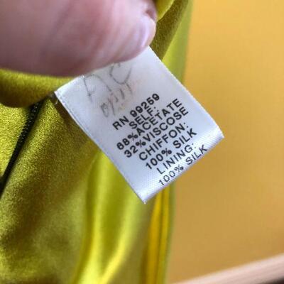 Show Stopping Vera Wang Gold Silk High-Low Gown with Long Train Size 8