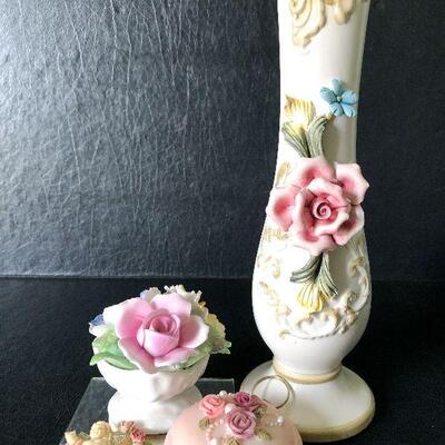 O8: Capodimonte Porcelain Vase