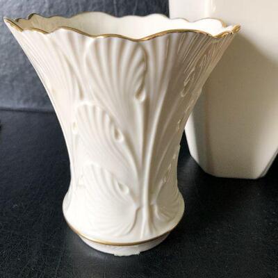 O11: Lenox Vase Lot