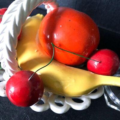 O30: Capodimonte Basket of Fruit 