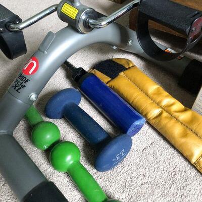O40: Lot of Hand Weights, Ankle weights and More