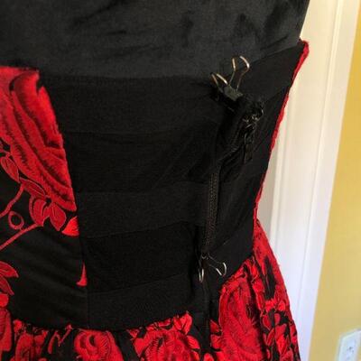 Alice and Olivia by Stacey Bendet Black and Red Rose Ball Gown Size 10