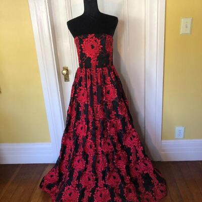Alice and Olivia by Stacey Bendet Black and Red Rose Ball Gown Size 10