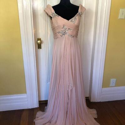 Beautiful Marchesa Pale Pink and White Crystal Gown Size 8