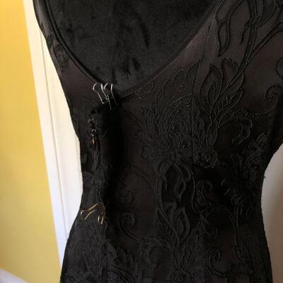Redux Charles Chang-Lima Black Fitted Gown with Dramatic Red Slit Size 10