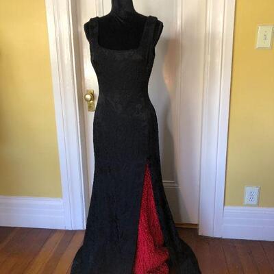 Redux Charles Chang-Lima Black Fitted Gown with Dramatic Red Slit Size 10