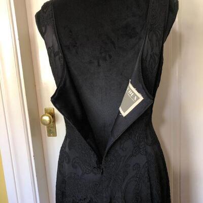 Redux Charles Chang-Lima Black Fitted Gown with Dramatic Red Slit Size 10