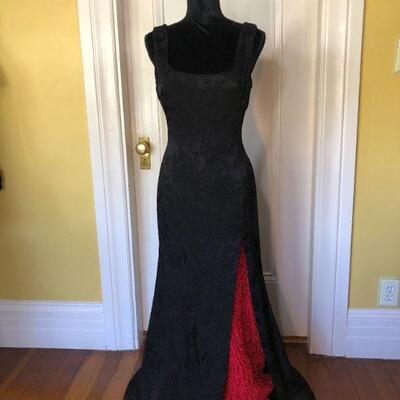 Redux Charles Chang-Lima Black Fitted Gown with Dramatic Red Slit Size 10