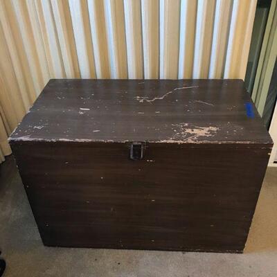 Vintage Wood Storage Chest With Middle Shelf (78)
