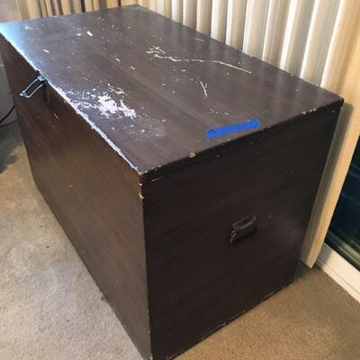 Vintage Wood Storage Chest With Middle Shelf (78)