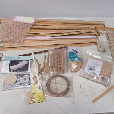 Lot 125b - Doll House Building Components 