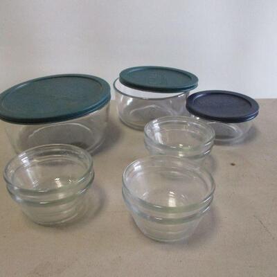 Lot 139 - Glass Pyrex Bowls 