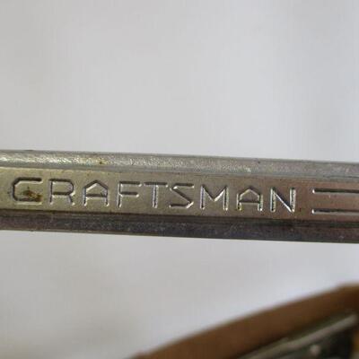 Lot 142 - Box Of Tools - Sockets & Wrenches - Craftsman