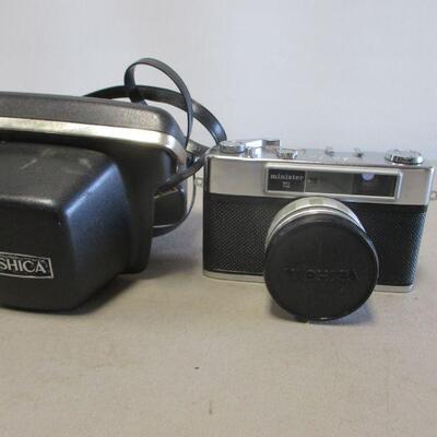 Lot 155 - Yashica Minister III 35mm Film Camera Yashinon-DX 1:2.8 f=45 Lens & Case
