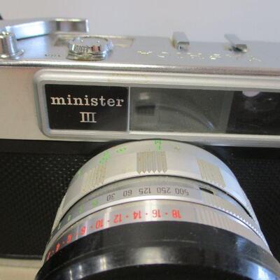 Lot 155 - Yashica Minister III 35mm Film Camera Yashinon-DX 1:2.8 f=45 Lens & Case