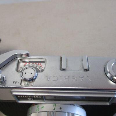 Lot 155 - Yashica Minister III 35mm Film Camera Yashinon-DX 1:2.8 f=45 Lens & Case